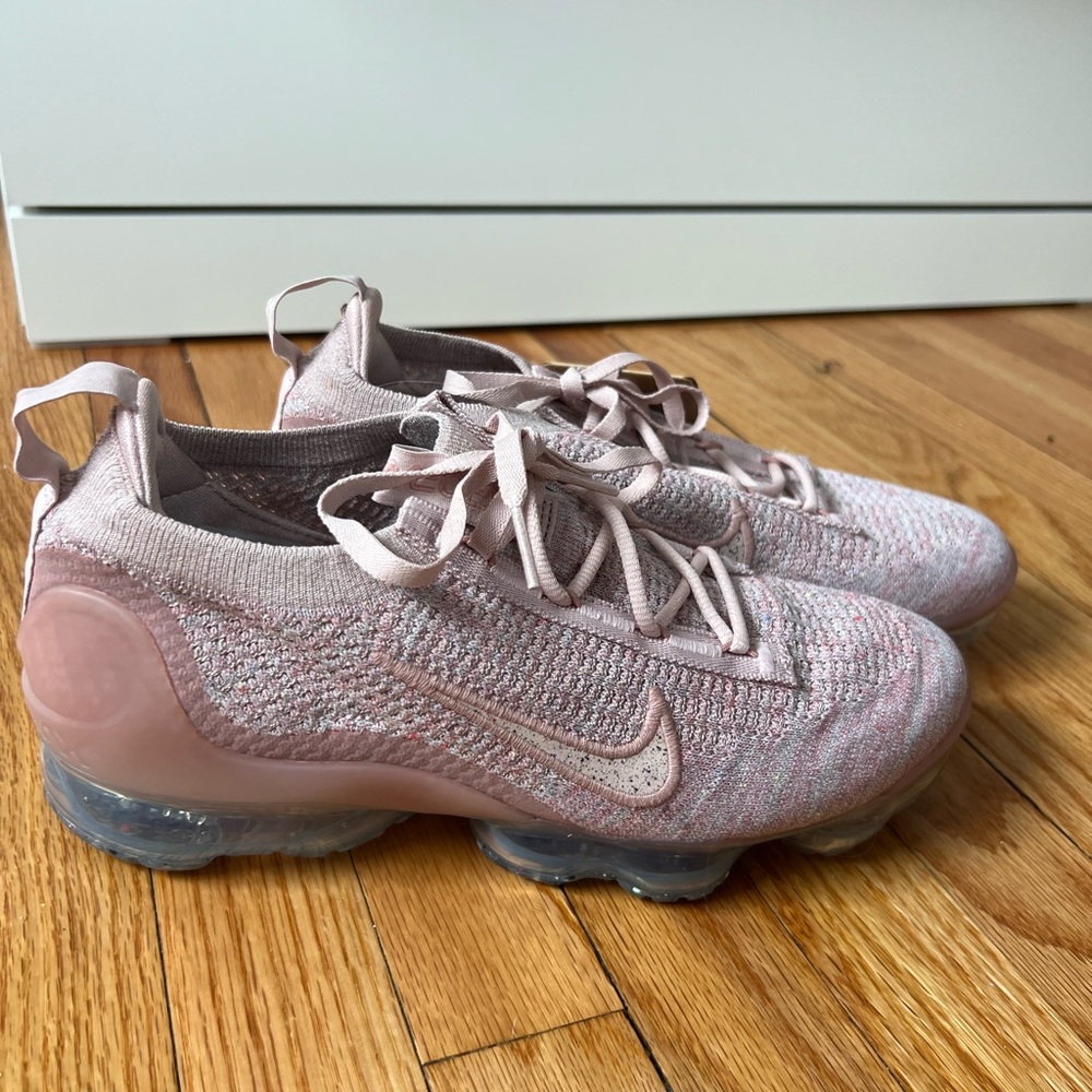 New Nile air vapor max 2021 flyknit size 8 pink Oxford
